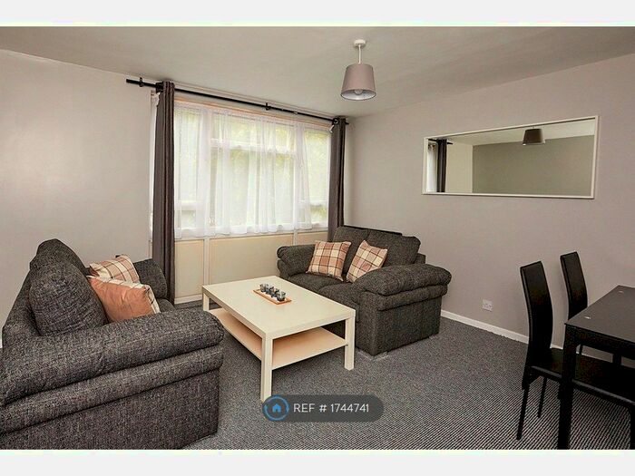3 Bedroom Flat To Rent In Corrie House, Coventry, CV1