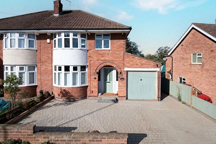 3 Bedroom Semi-Detached House For Sale In The Headlands, Wellingborough, NN8