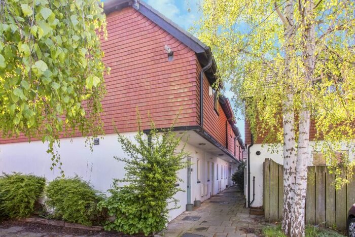 3 Bedroom End Of Terrace House To Rent In Sonic Court Guildford, GU1