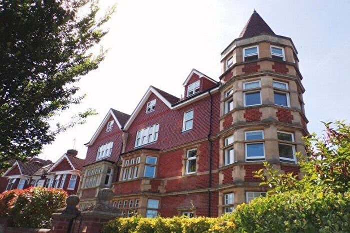 2 Bedroom Flat To Rent In Elm Court, Eastbourne, BN21