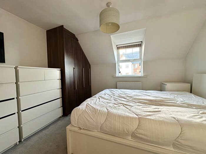 2 Bedroom Apartment For Sale In Wells View Drive, Bromley, BR2