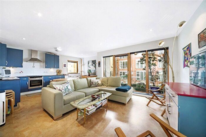 2 Bedroom Flat For Sale In Ermine Mews, Laburnum Street, London, E2