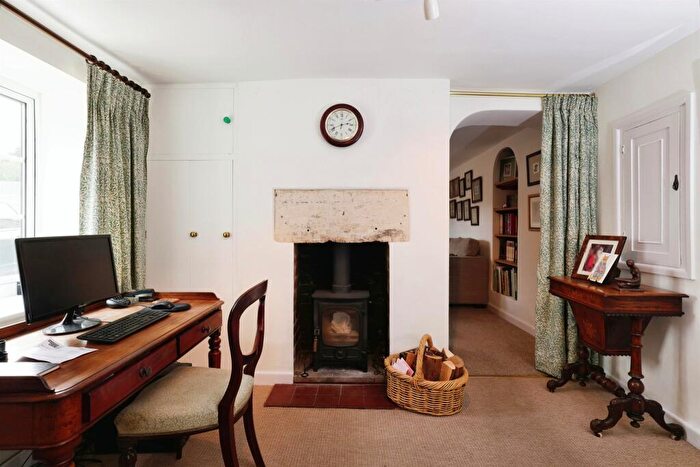 2 Bedroom Detached House For Sale In North Street, Calne, SN11