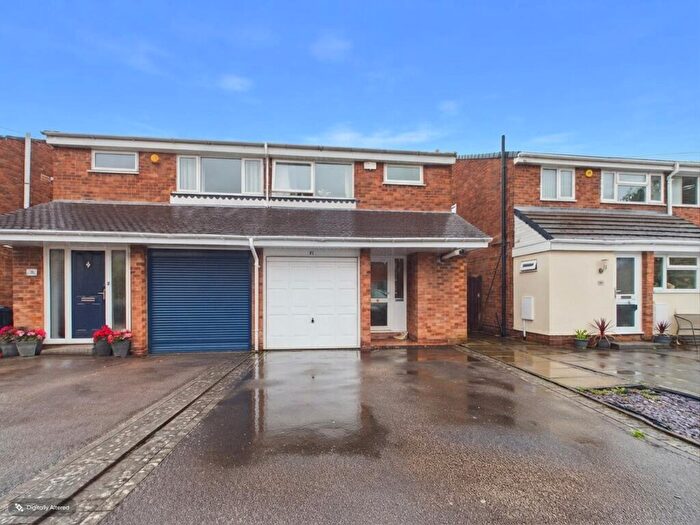 3 Bedroom Semi Detached House For Sale In Freeman Drive, Sutton Coldfield, B76