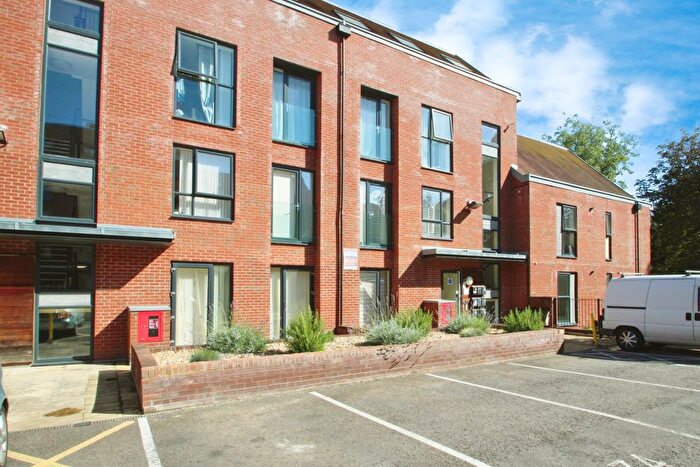 2 Bedroom Flat To Rent In Candleford Court, Buckingham, MK18