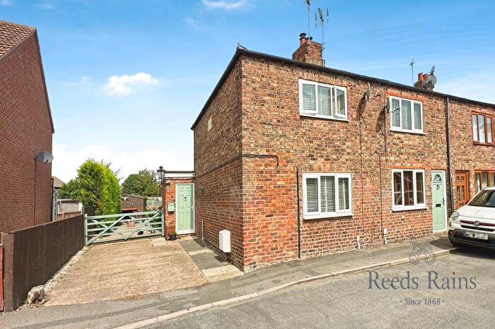 2 Bedroom End Of Terrace House For Sale In Church Lane, Carlton, Goole, North Yorkshire, DN14