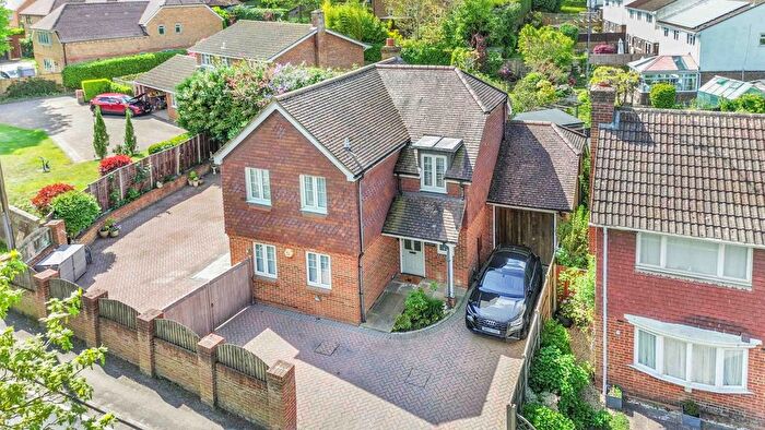 3 Bedroom Detached House For Sale In Vigo Lane, Yateley, GU46