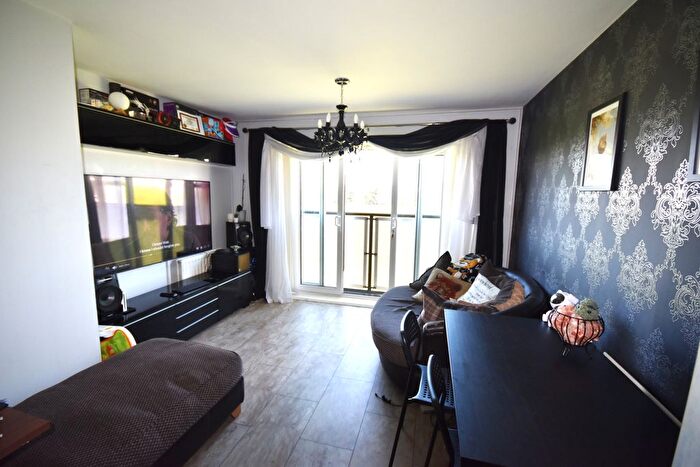 1 Bedroom Flat For Sale In Medici Close, Goodmayes, Ilford, IG3