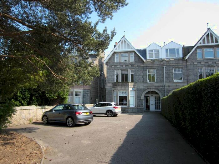 4 Bedroom Flat To Rent In Queen's Road, Aberdeen, AB15