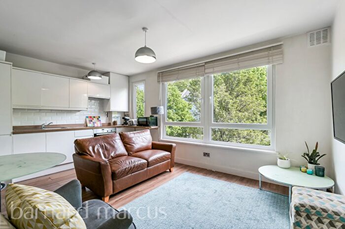2 Bedroom Flat To Rent In Clarendon Road, London, W11