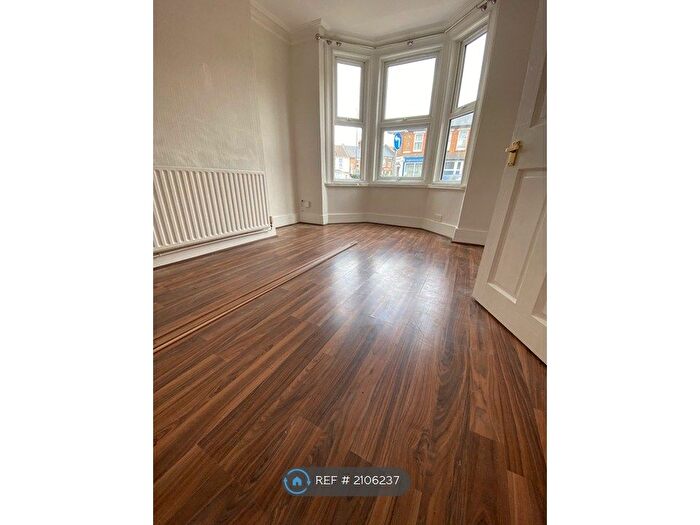 3 Bedroom Terraced House To Rent In Postley Road, Maidstone, ME15
