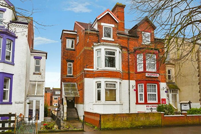 7 Bedroom Semi Detached House For Sale In Scarbrough Avenue, Skegness, PE25