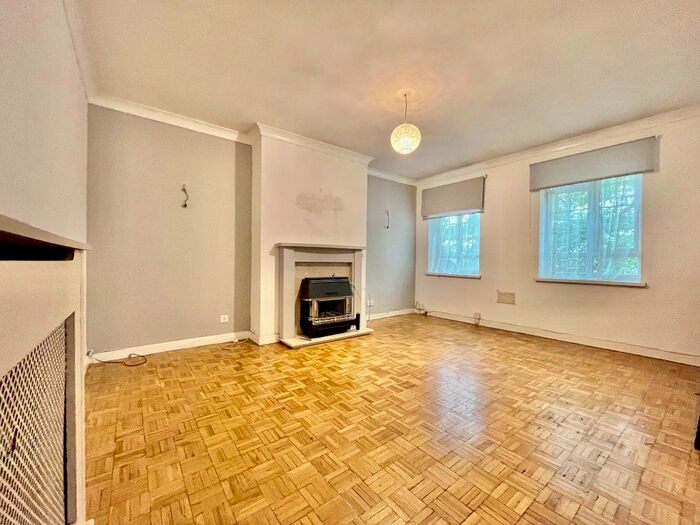 2 Bedroom Maisonette To Rent In Tolcarne Drive, Pinner, Middlesex, HA5