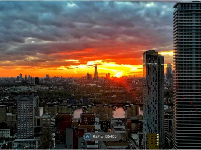 Studio To Rent In Pan Peninsula Square, London, E14