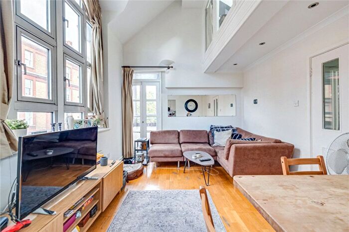 2 Bedroom Flat For Sale In Dawes Road, London, SW6