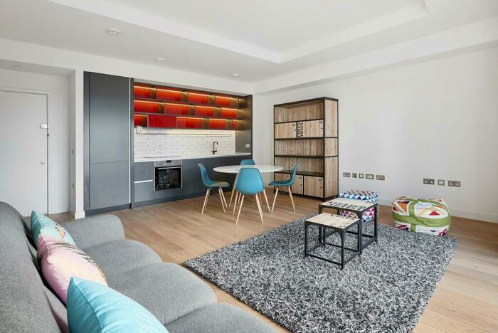 1 Bedroom Flat To Rent In Globe House, Botanic Square, E14