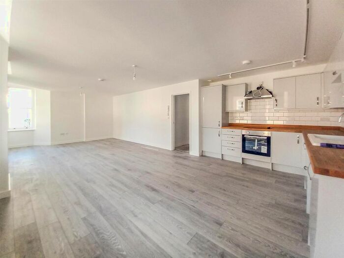 3 Bedroom Flat To Rent In William Street, Herne Bay, CT6