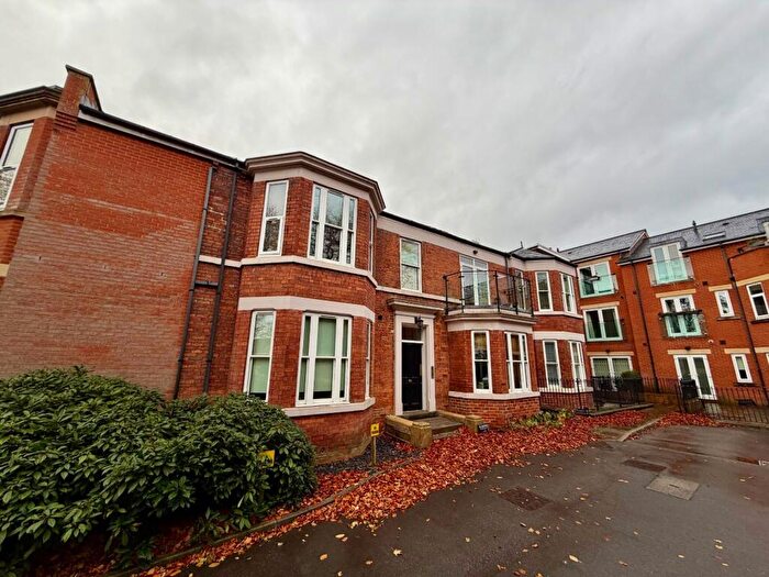 2 Bedroom Flat To Rent In Allerton Hill, Chapel Allerton, Leeds, West Yorkshire, LS7