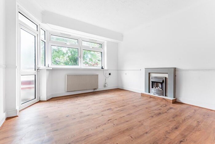 1 Bedroom Flat To Rent In Omega Street London, SE14