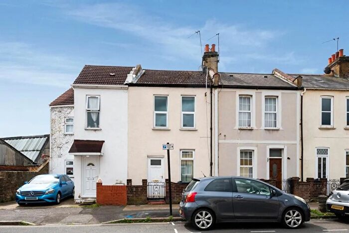 2 Bedroom Terraced House For Sale In Worton Road, Isleworth, TW7