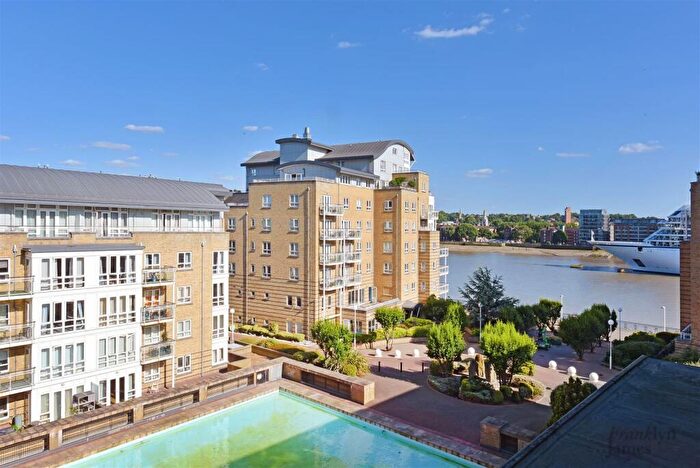 2 Bedroom Flat To Rent In St. Davids Square, London, E14