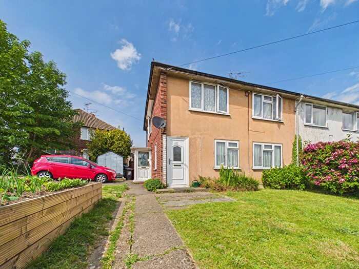 2 Bedroom Maisonette For Sale In Romany Lane, Tilehurst, RG30