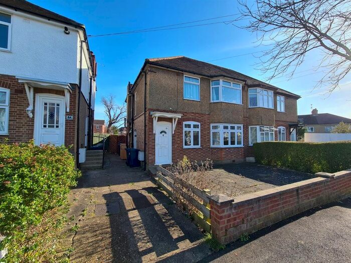 2 Bedroom Flat To Rent In Kenerne Drive, Barnet, EN5