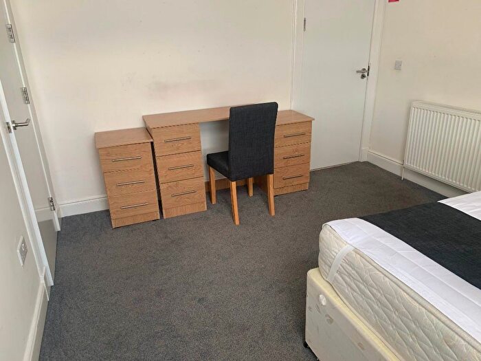 3 Bedroom Flat To Rent In Perth Road, West End, Dundee, DD1