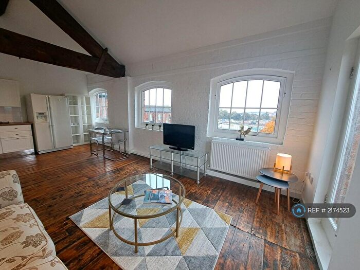 2 Bedroom Flat To Rent In Hull Marina, Hull, HU1