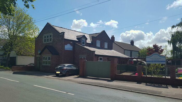 4 Bedroom Detached House For Sale In Chapel Lane, New Longton, Preston, PR4
