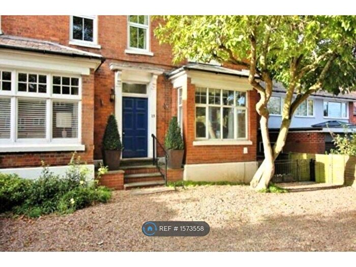 2 Bedroom Flat To Rent In Neville Court, Kenilworth, CV8