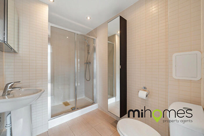 3 Bedroom Terraced House For Sale In Beckwith Close, Enfield, EN2