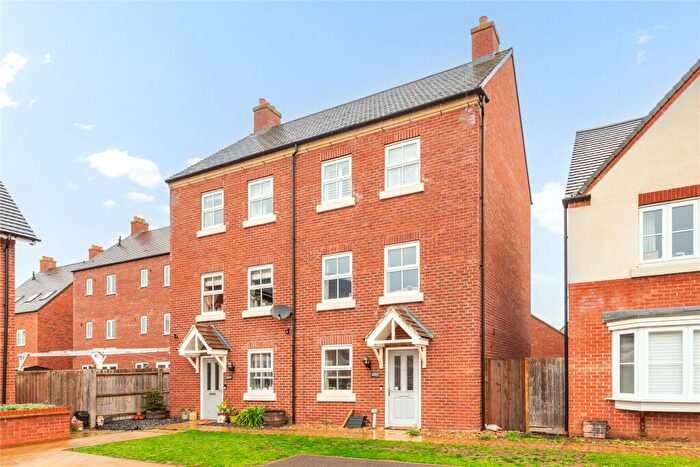 4 Bedroom Semi Detached House For Sale In Ashwick Mead, Great Denham, Bedfordshire, MK40