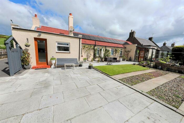 3 Bedroom Cottage For Sale In Main Street, Kinglassie, KY5