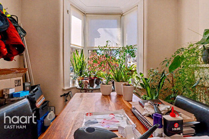 3 Bedroom End Of Terrace House For Sale In Clifton Road, London, E7