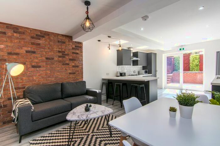 5 Bedroom Terraced House To Rent In Hollis Road, Stoke, Coventry, CV3