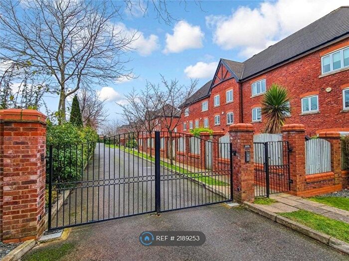 4 Bedroom Terraced House To Rent In Waterside, Sale, M33