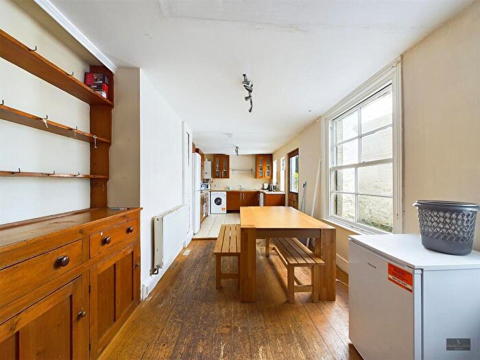 6 Bedroom House To Rent In Prospect Park, Exeter, EX4