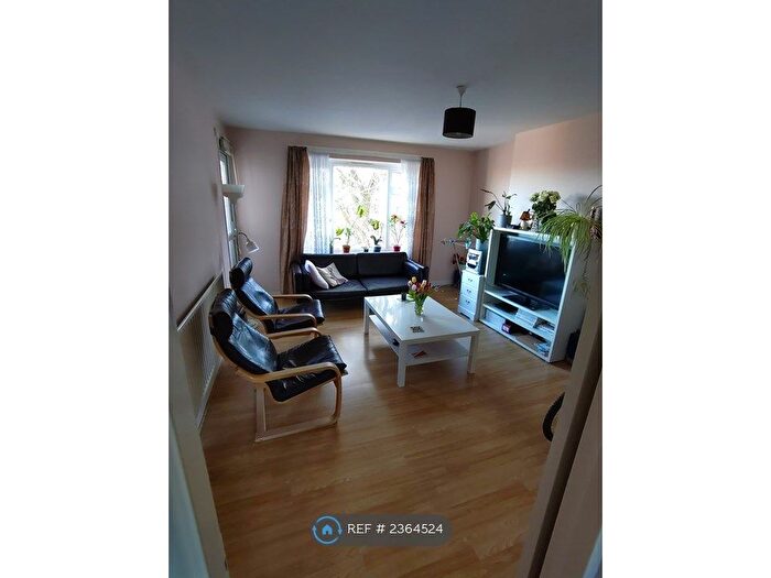 2 Bedroom Flat To Rent In Commonwealth Way, London, SE2