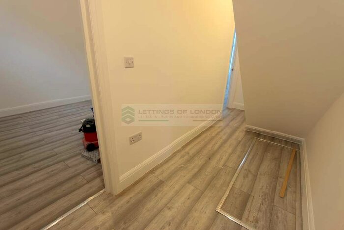 2 Bedroom Flat To Rent In Barrett's Grove, London, N16