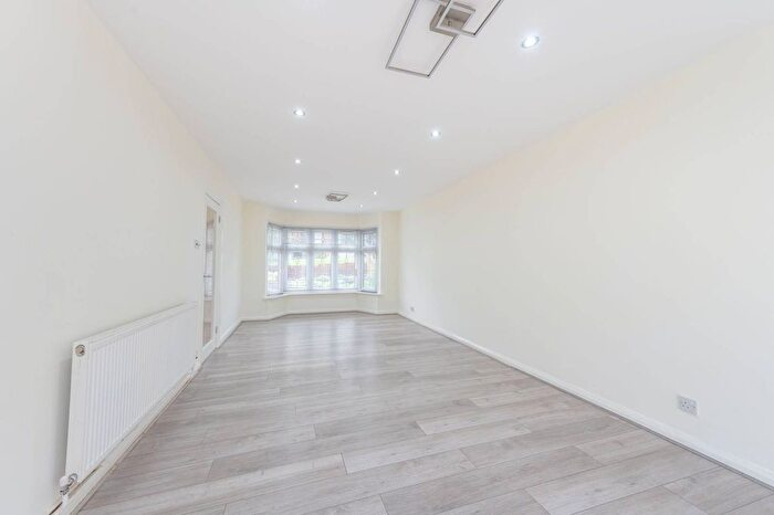 4 Bedroom Semi-Detached House To Rent In Sudbury Court Road, Harrow, HA1