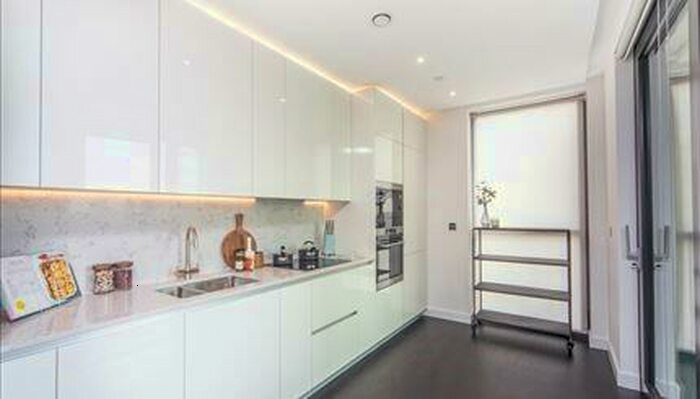 2 Bedroom Apartment To Rent In Thornes House, Nine Elms, SW11