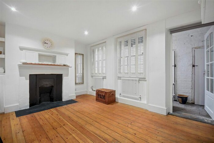 1 Bedroom Flat To Rent In Becklow Road, Shepherds Bush, W12