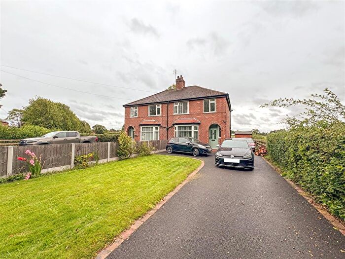 3 Bedroom Semi-Detached House For Sale In Bradeley Hall Road, Haslington, Crewe, CW1