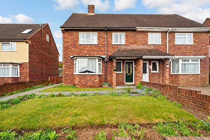 3 Bedroom Semi Detached House For Sale In Holly Road, Wainscott, Rochester, Kent., ME2