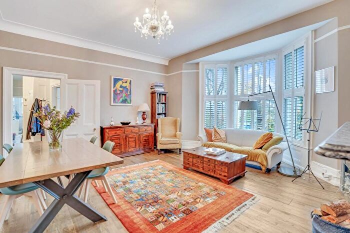 3 Bedroom Flat To Rent In Manor Mount, Forest Hill, London, SE23