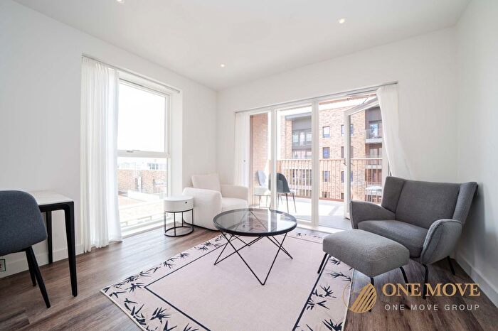 2 Bedroom Flat To Rent In Alexandra Gate, London, N8