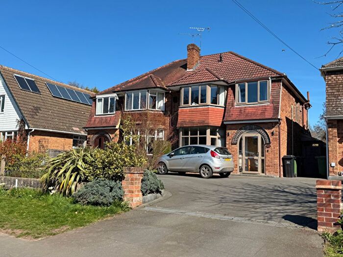 3 Bedroom Semi-Detached House For Sale In Clinton Lane, Kenilworth, CV8