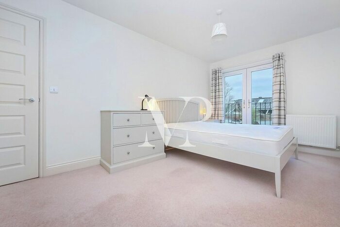 2 Bedroom Flat To Rent In Edwards House, Alric Avenue, New Malden Surrey, KT3