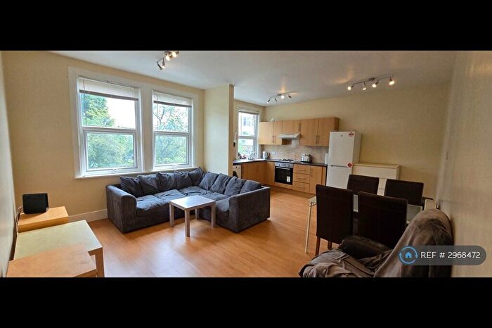 2 Bedroom Flat To Rent In Hanover Square, Leeds, LS3